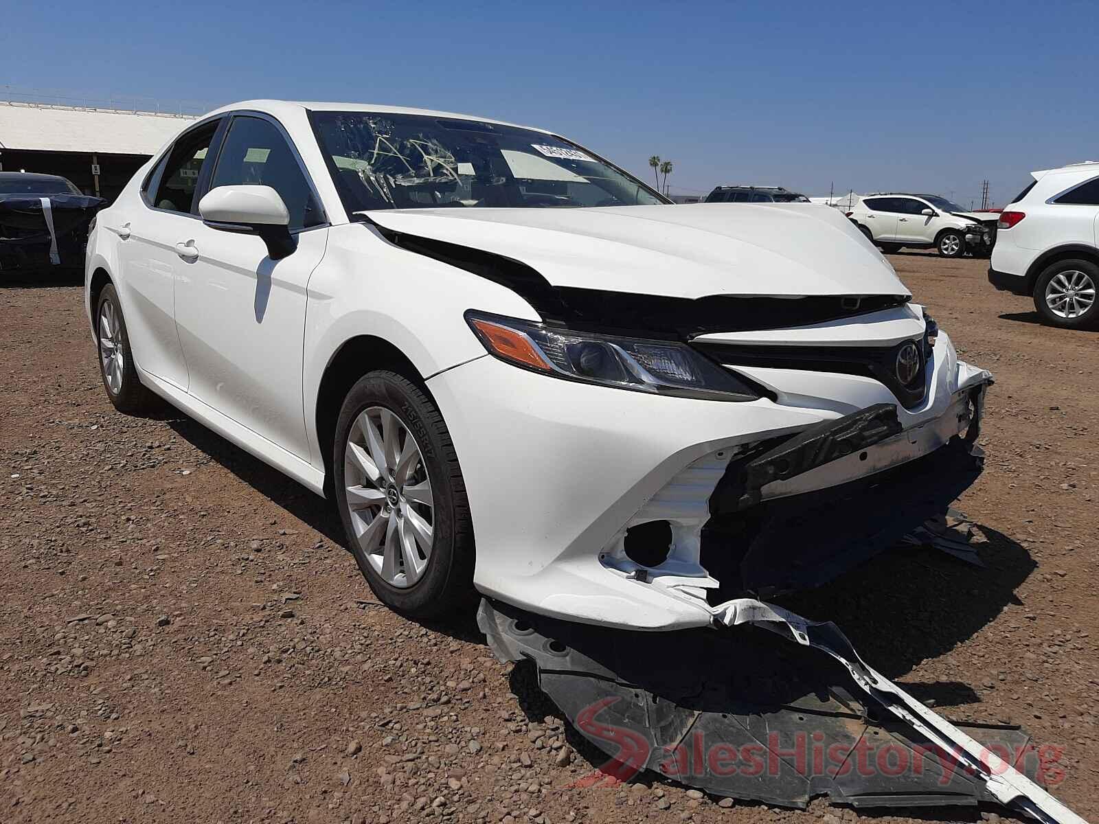 JTNB11HKXJ3037201 2018 TOYOTA CAMRY