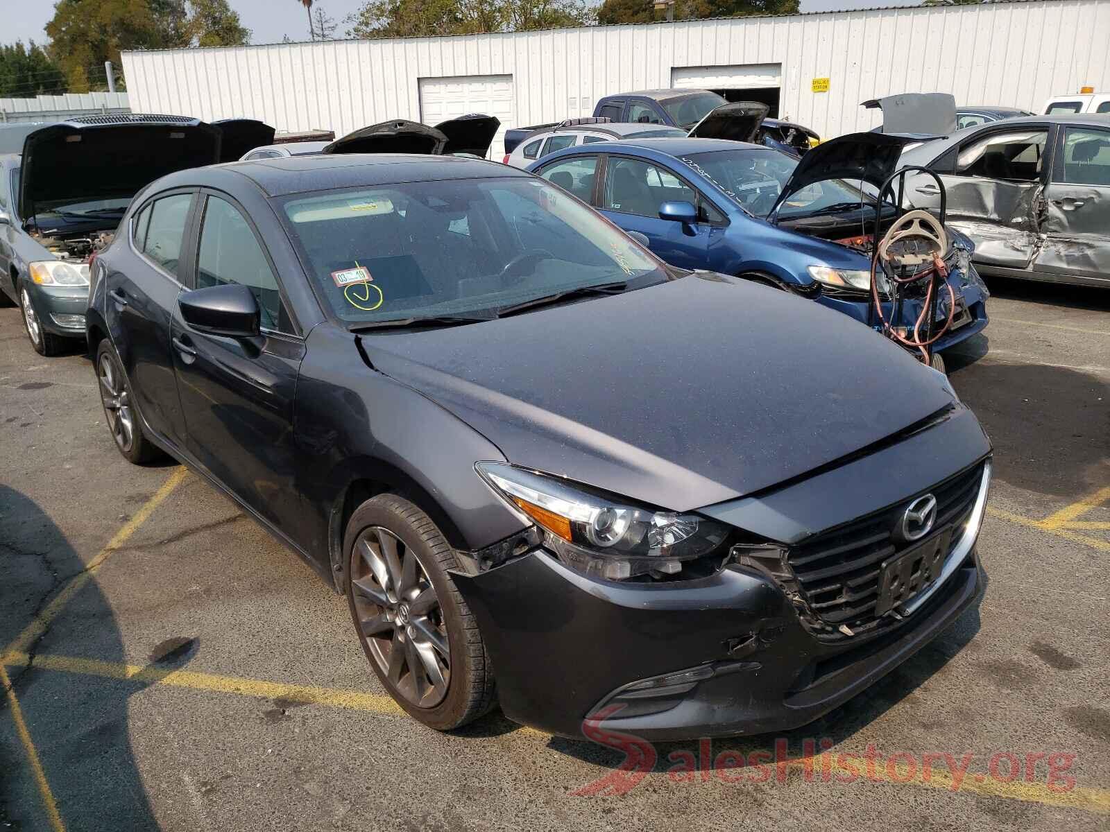 3MZBN1L3XJM190956 2018 MAZDA 3