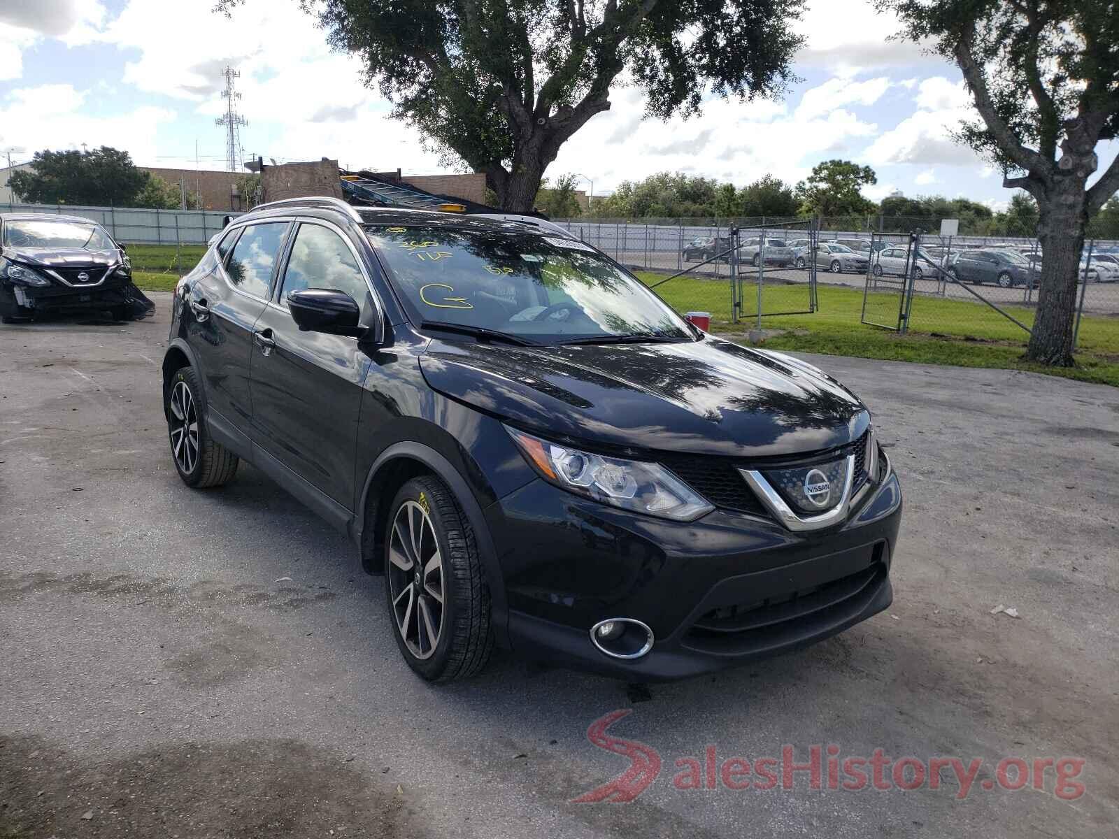 JN1BJ1CR2JW600378 2018 NISSAN ROGUE