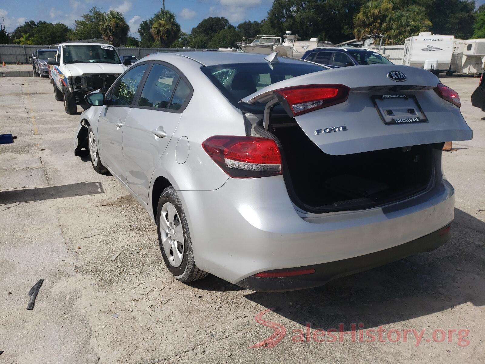 3KPFL4A70HE133557 2017 KIA FORTE