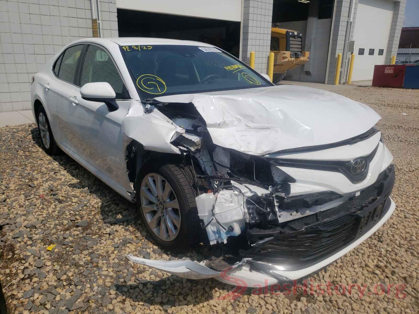 4T1B11HK0JU081346 2018 TOYOTA CAMRY