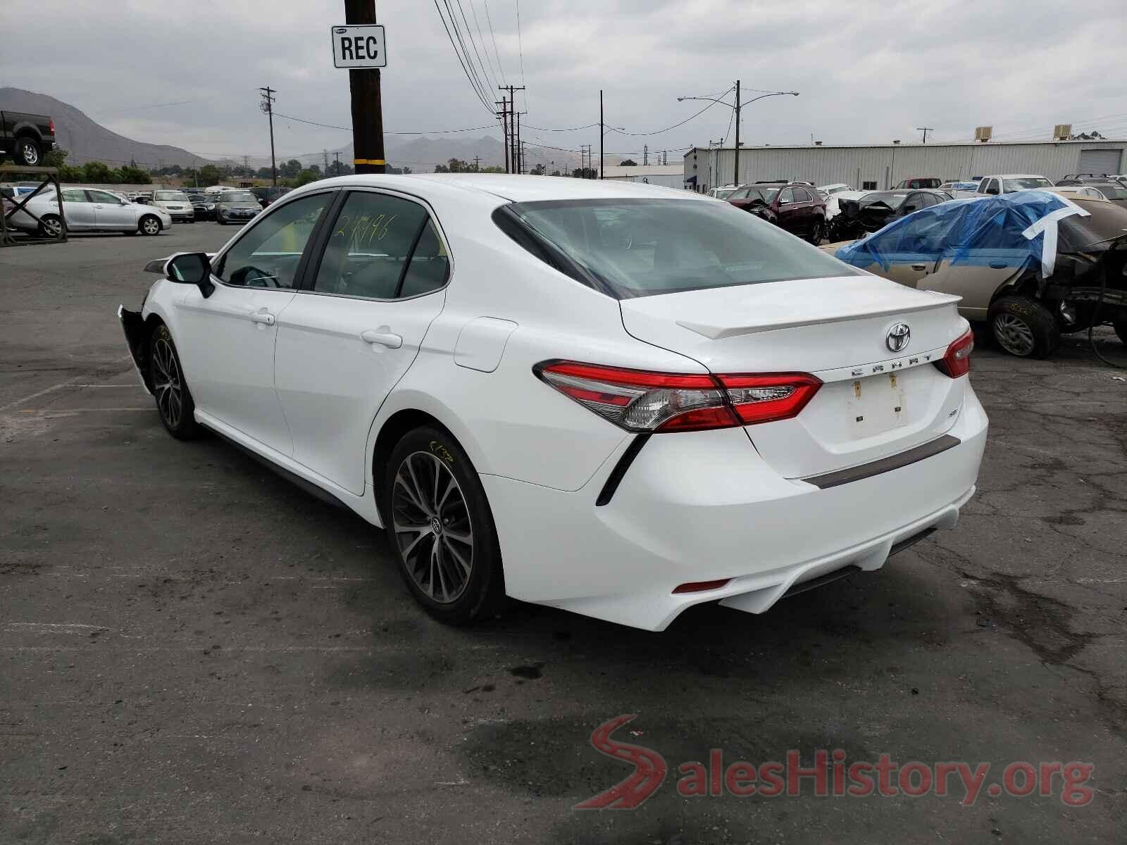 4T1B11HK0JU551942 2018 TOYOTA CAMRY