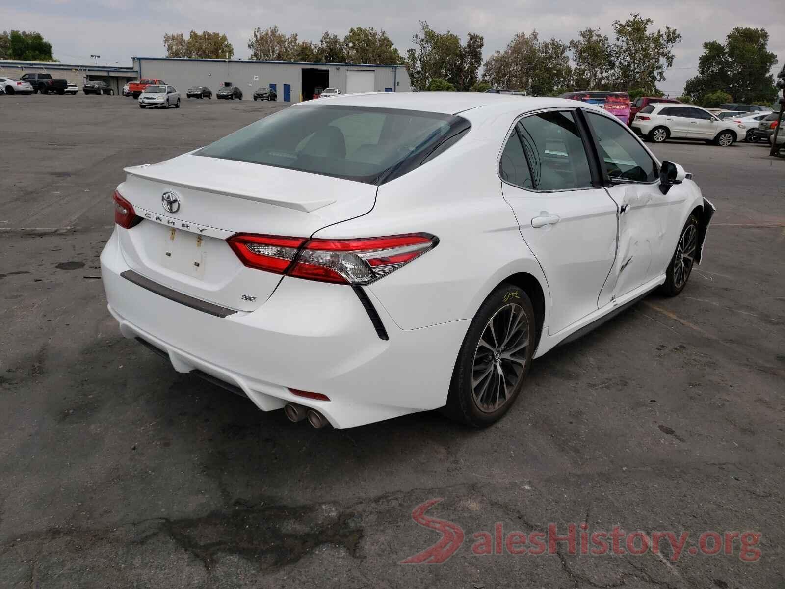 4T1B11HK0JU551942 2018 TOYOTA CAMRY