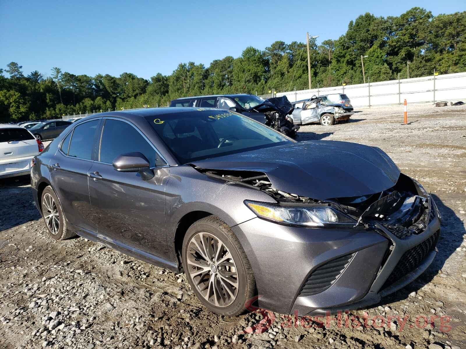 4T1B11HK3JU614760 2018 TOYOTA CAMRY