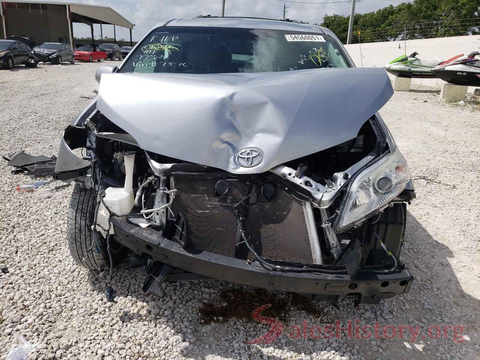 5TDDZ3DCXHS147576 2017 TOYOTA SIENNA