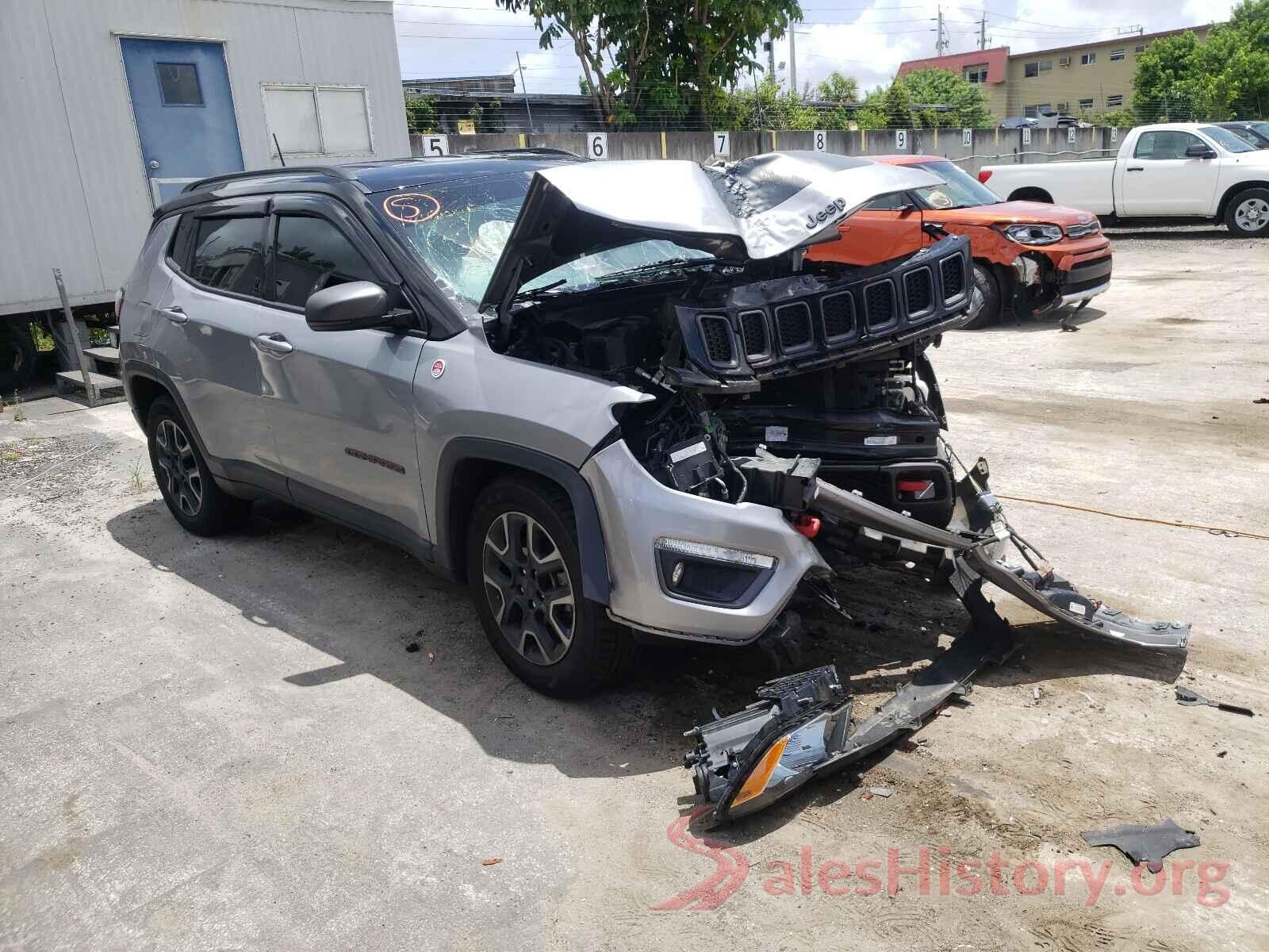 3C4NJDDB8JT501745 2018 JEEP COMPASS