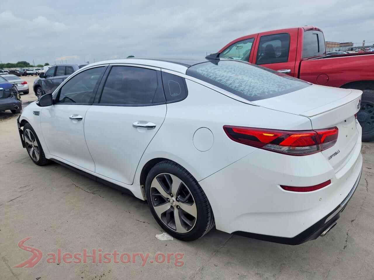 2020 KIA OPTIMA VIN 5XXGT4L37LG418089, front view