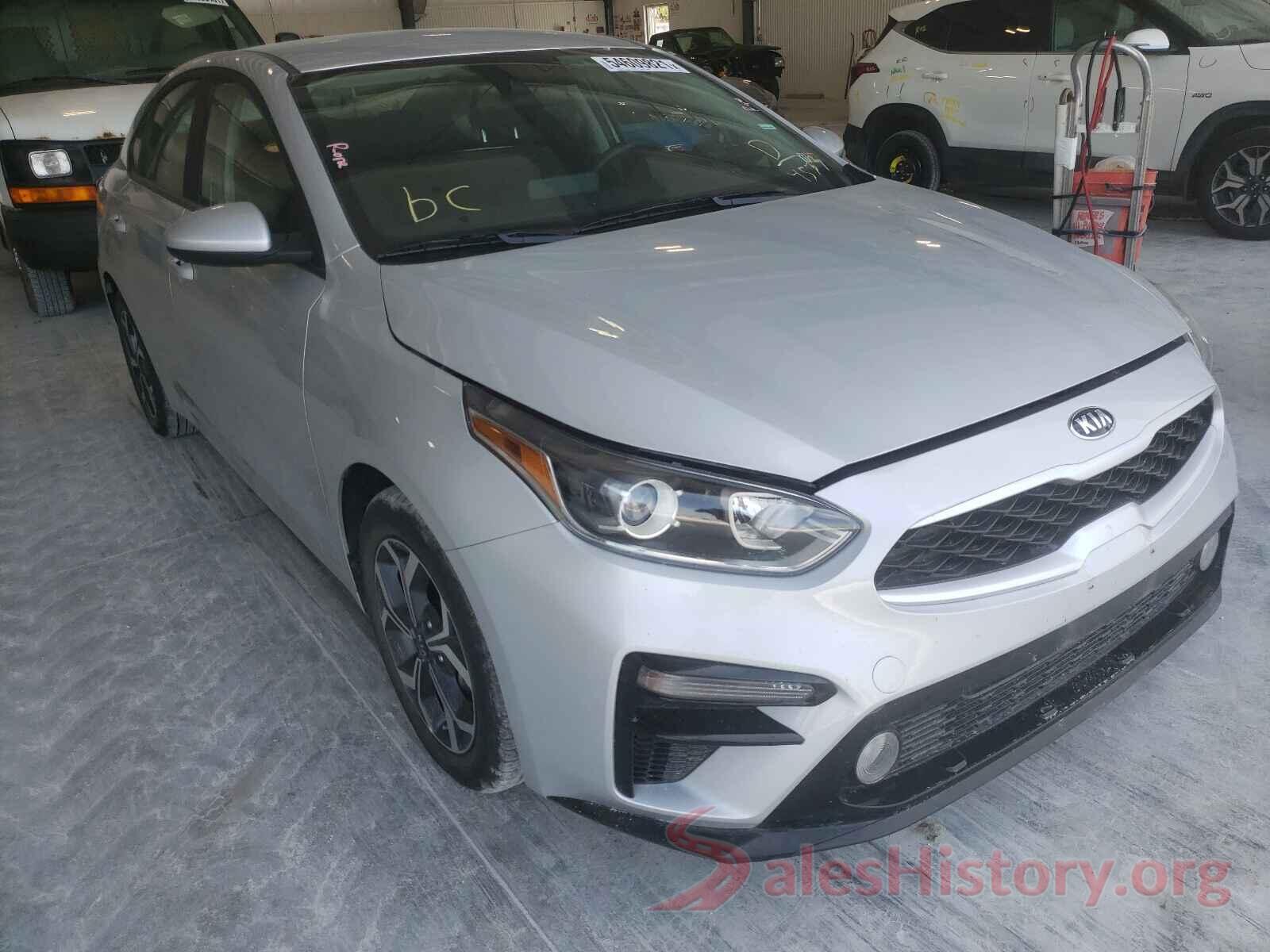 3KPF24AD2ME284533 2021 KIA FORTE