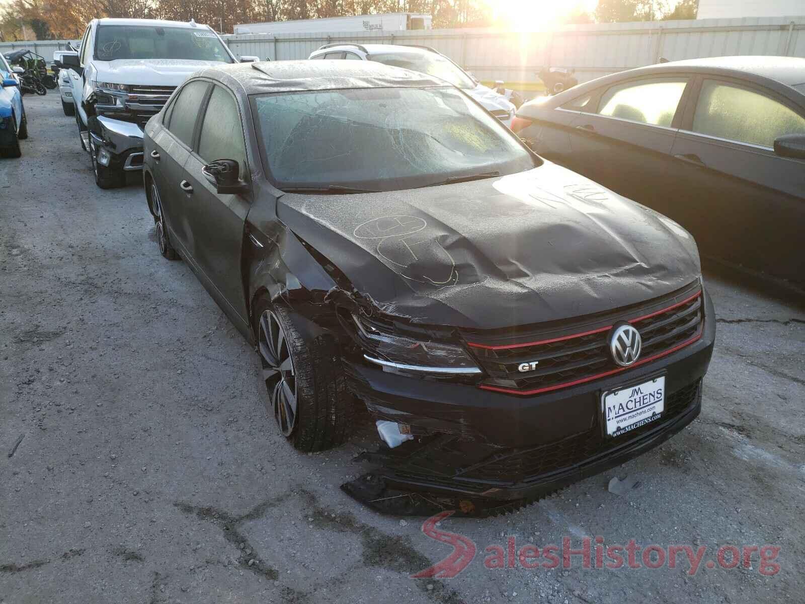 1VWJM7A35JC051873 2018 VOLKSWAGEN PASSAT