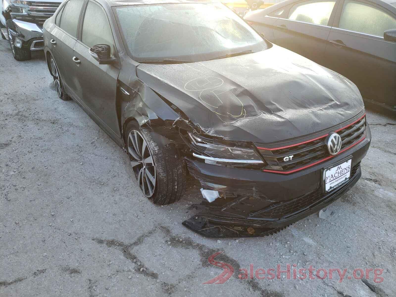 1VWJM7A35JC051873 2018 VOLKSWAGEN PASSAT