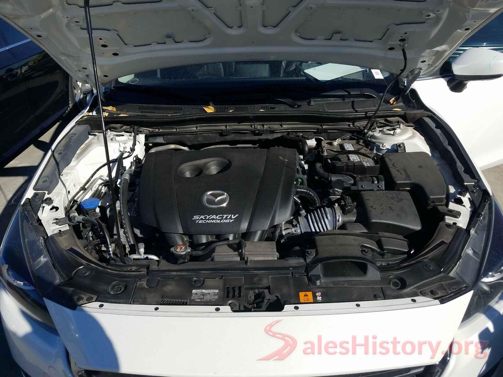 3MZBN1V33JM272556 2018 MAZDA 3