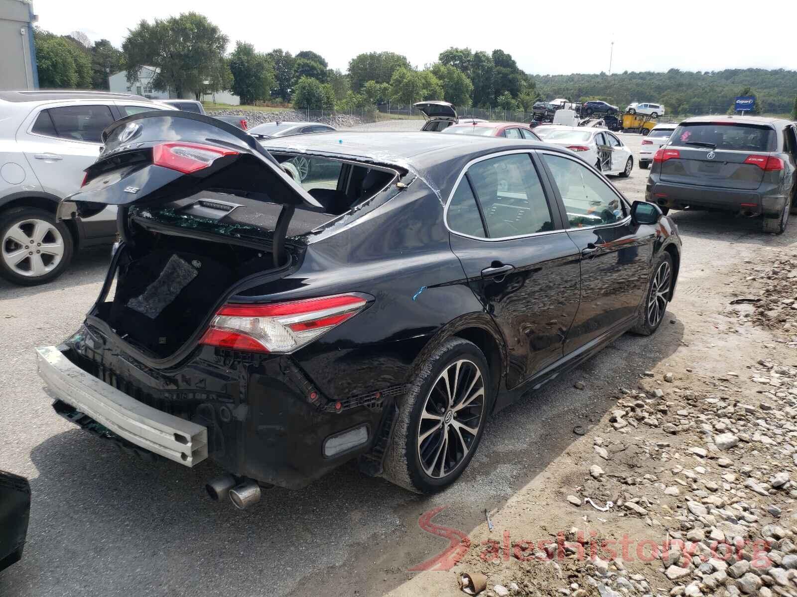 4T1B11HK1JU562593 2018 TOYOTA CAMRY