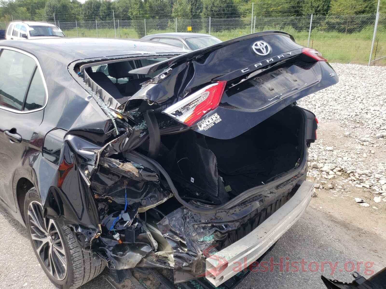 4T1B11HK1JU562593 2018 TOYOTA CAMRY