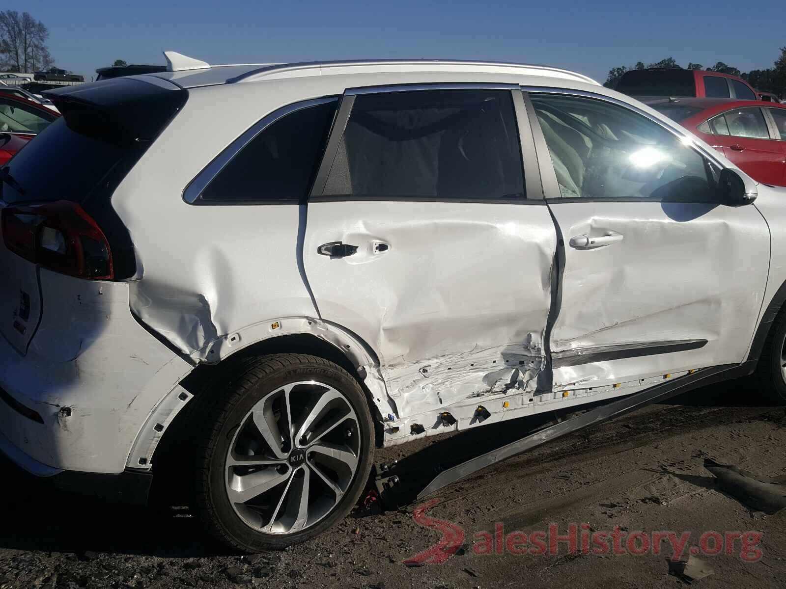 KNDCE3LC3K5338214 2019 KIA NIRO