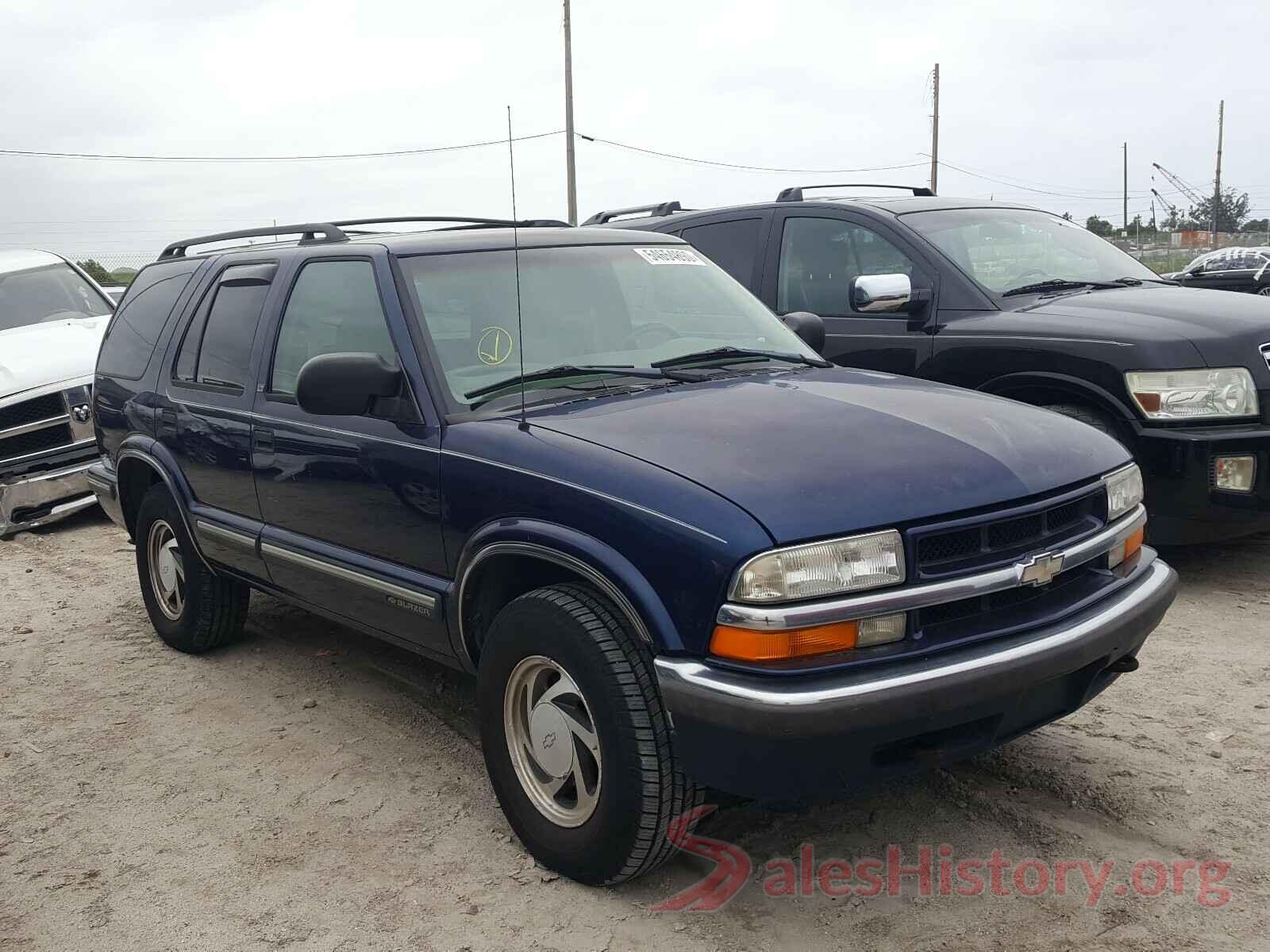 1GNDT13W9X2161869 1999 CHEVROLET BLAZER