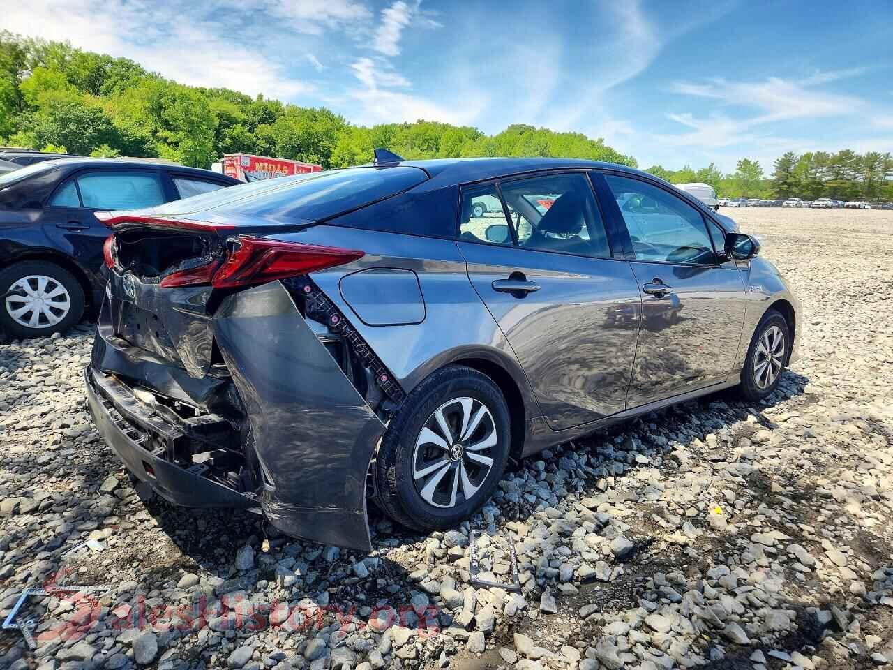 2017 TOYOTA PRIUS VIN JTDKARFP9H3040666, right side view