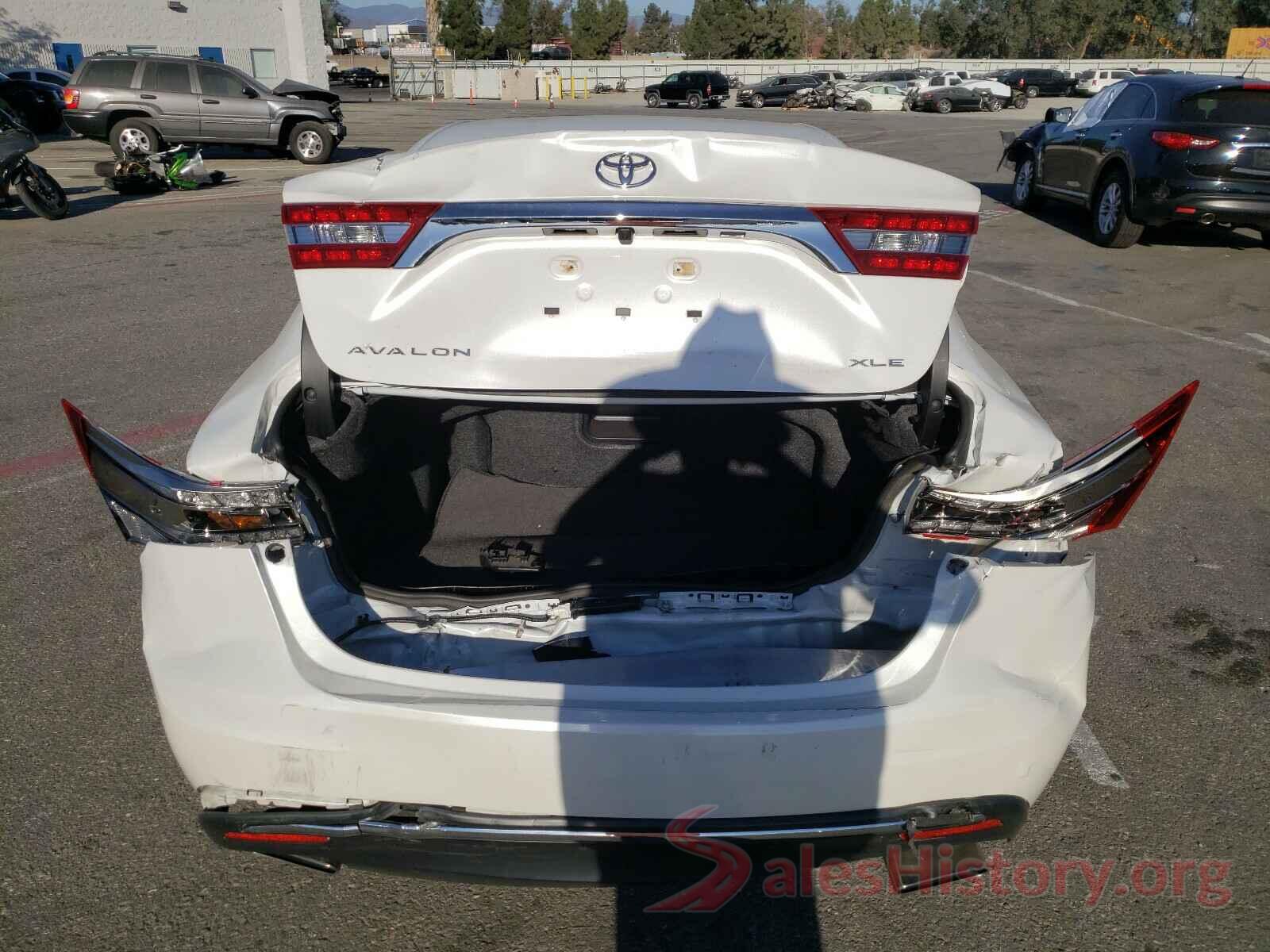 4T1BK1EB8JU274426 2018 TOYOTA AVALON