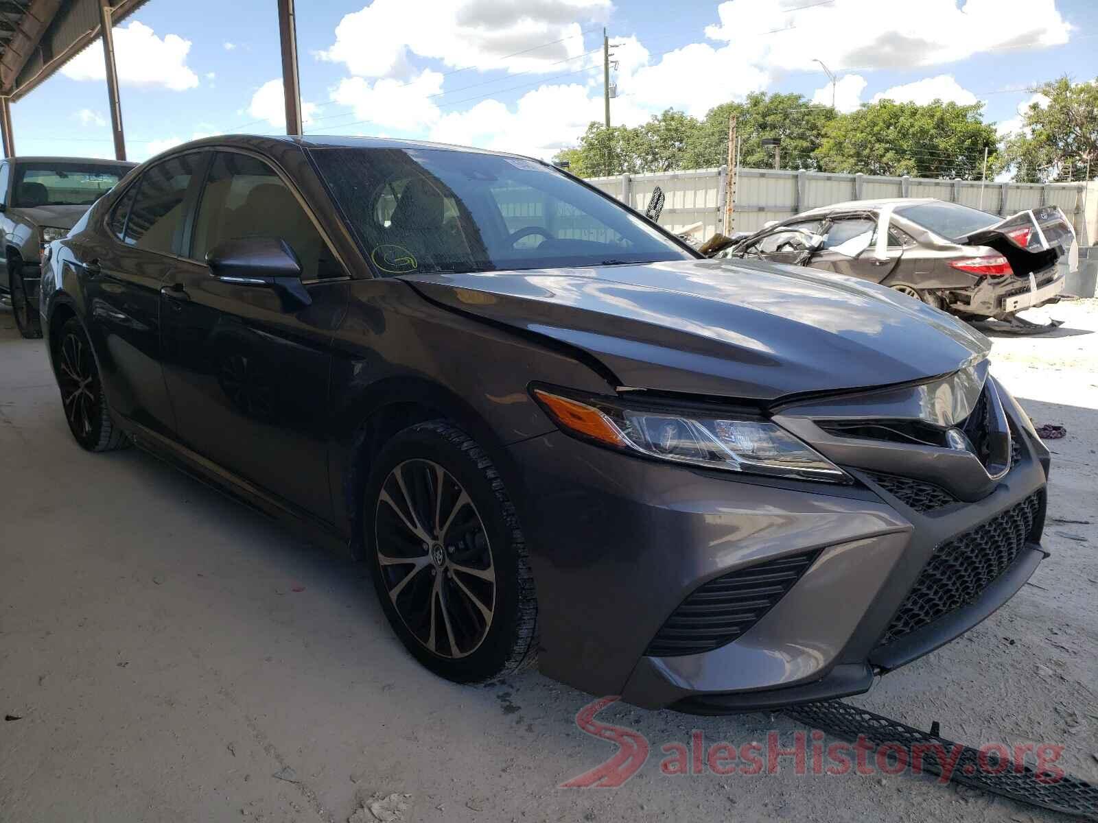 4T1B11HK4JU573541 2018 TOYOTA CAMRY