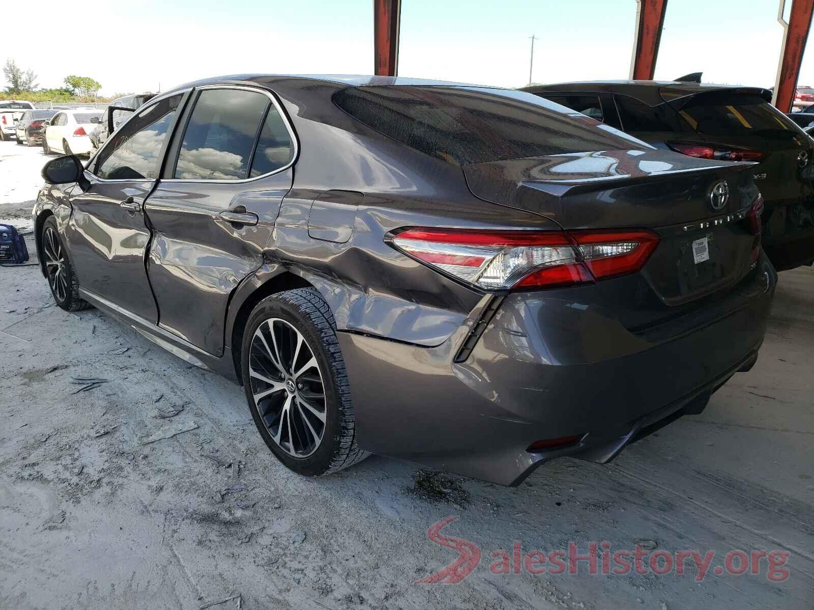 4T1B11HK4JU573541 2018 TOYOTA CAMRY