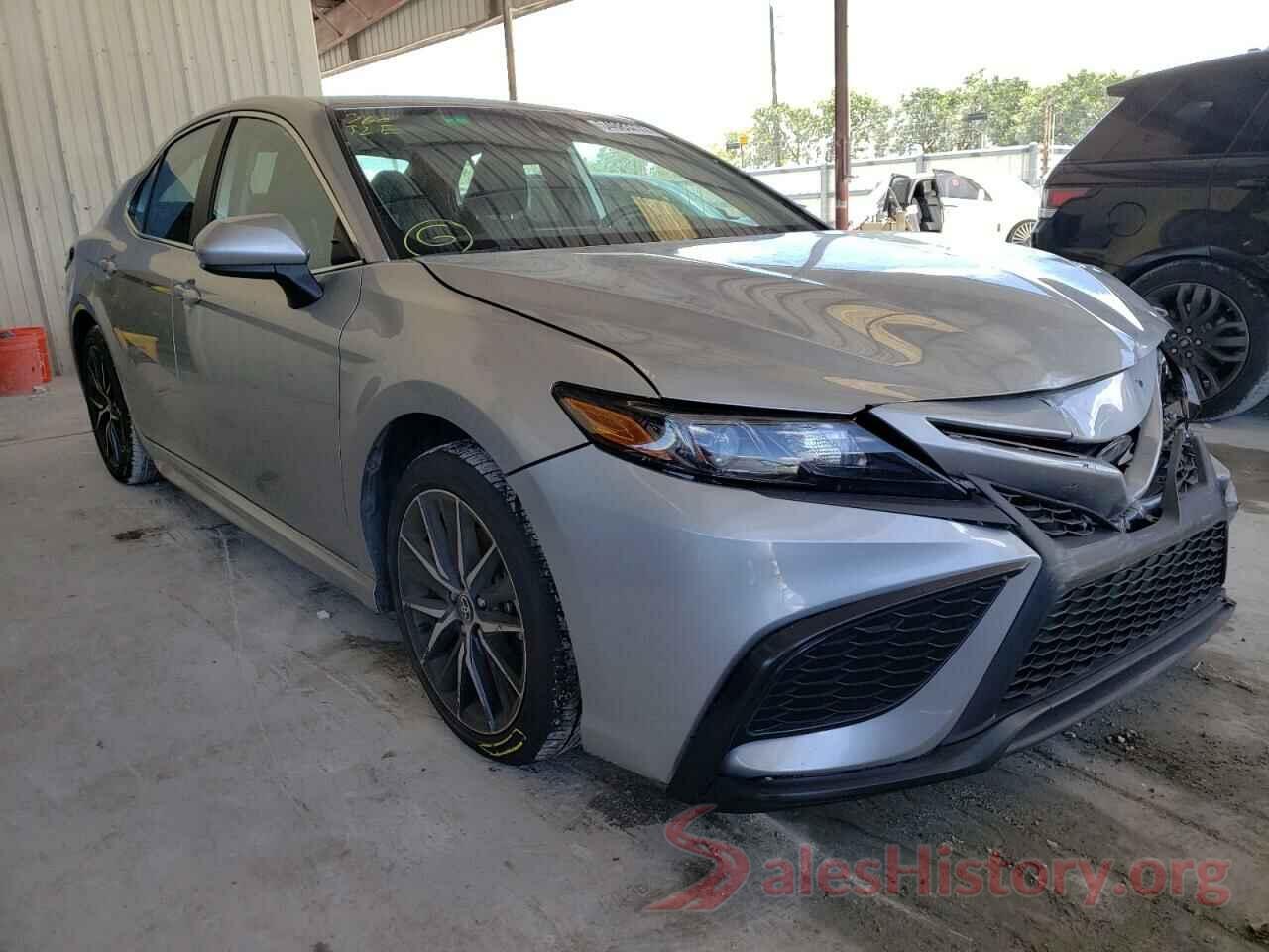 4T1G11AKXMU450931 2021 TOYOTA CAMRY