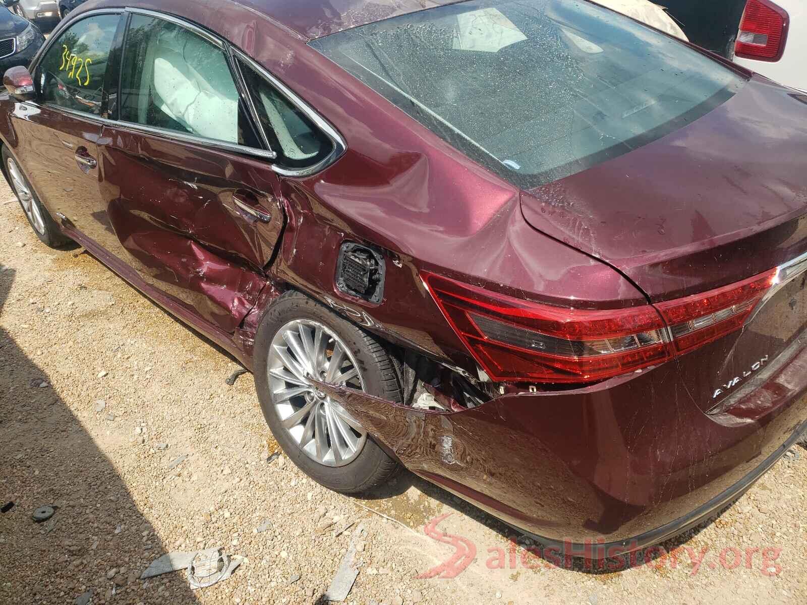 4T1BD1EB2JU059828 2018 TOYOTA AVALON