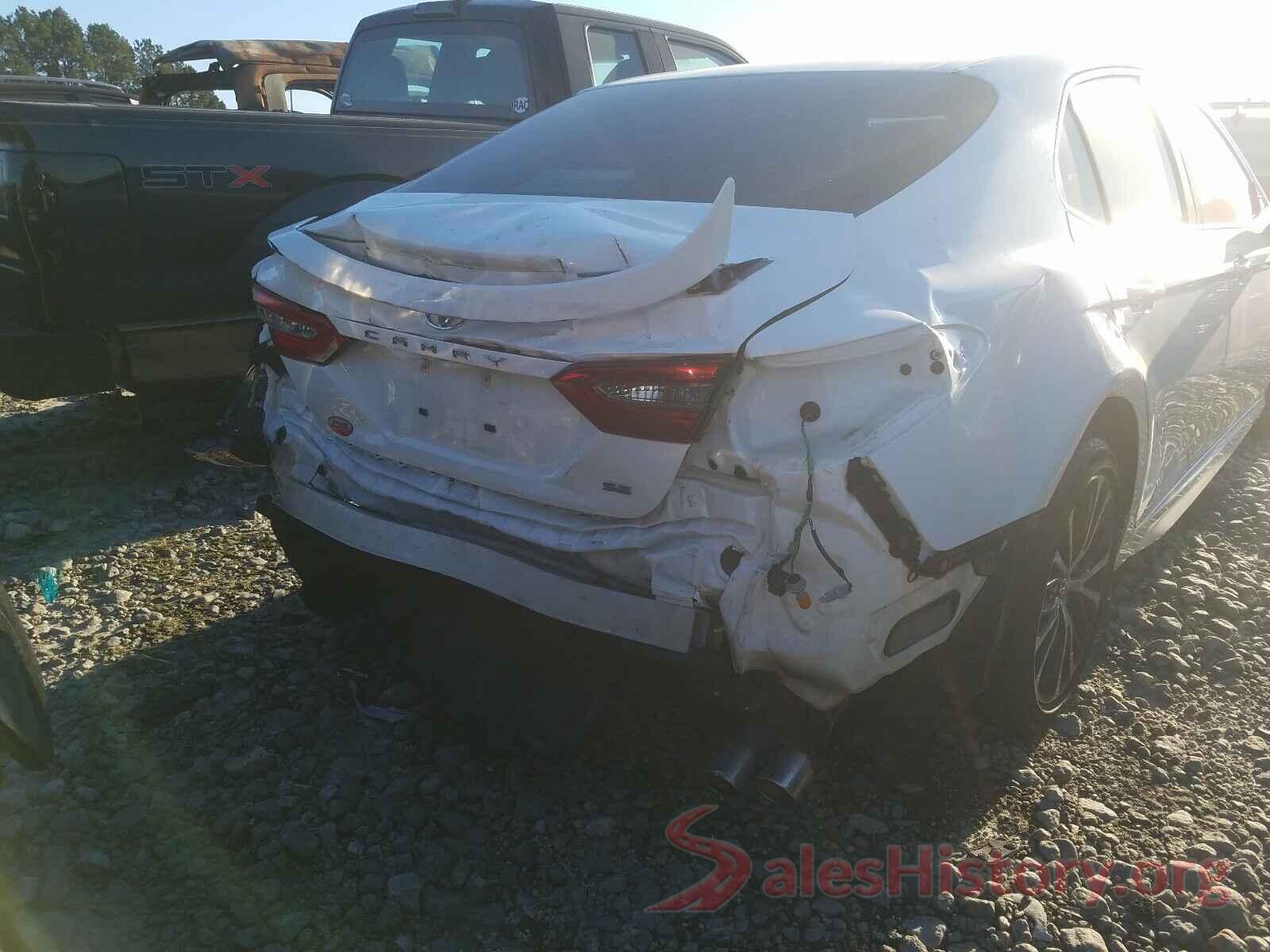 4T1B11HK3JU126926 2018 TOYOTA CAMRY