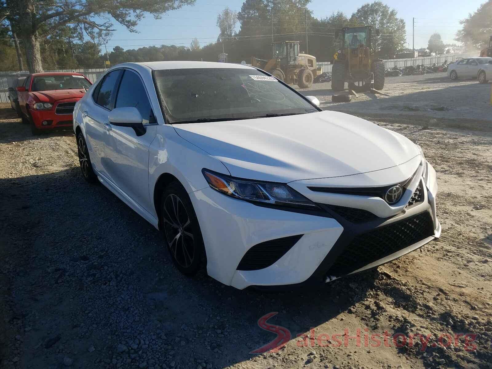 4T1B11HK3JU126926 2018 TOYOTA CAMRY