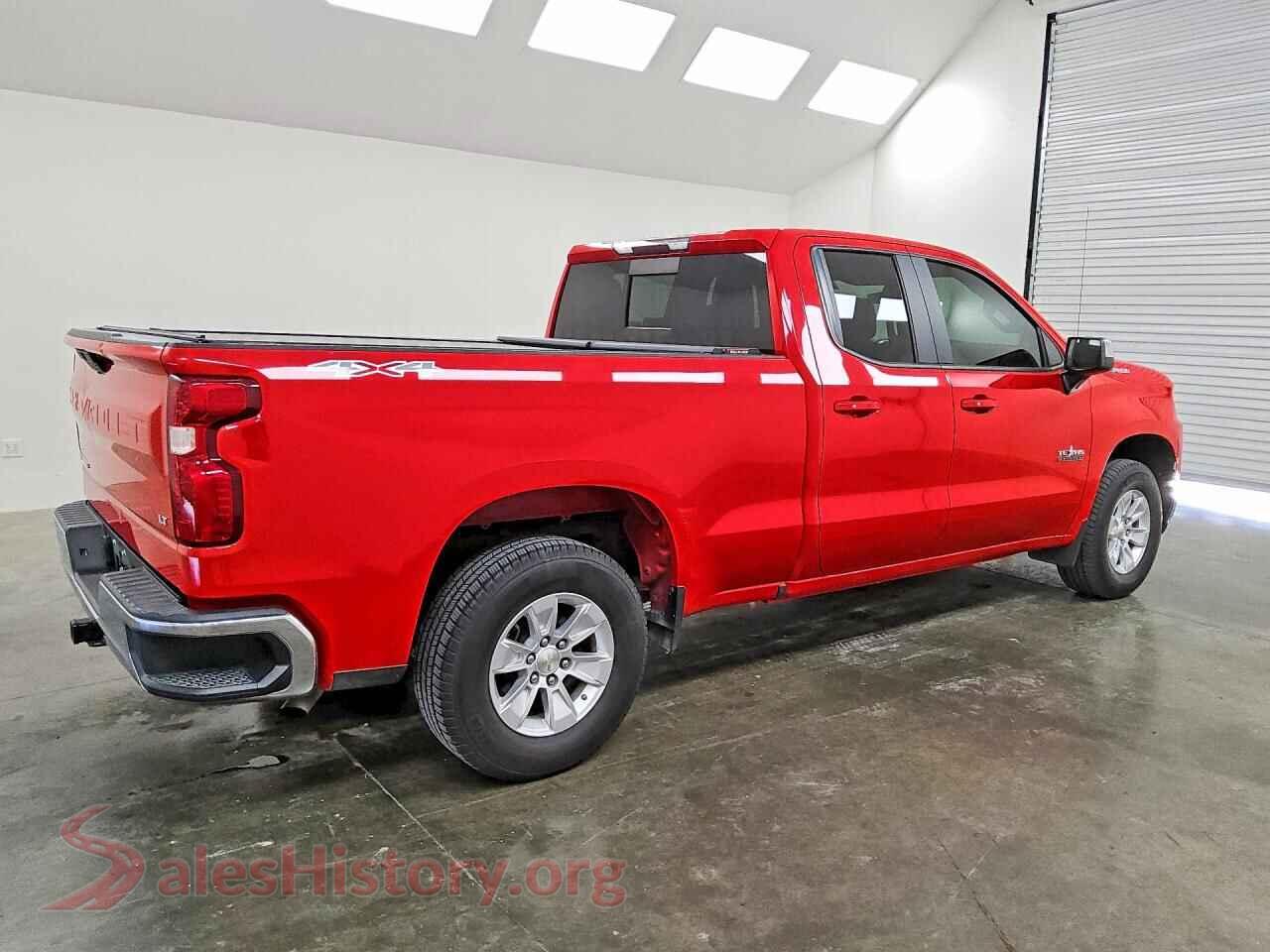 2019 CHEVROLET SILVERADO VIN 1GCRYDED1KZ248940, right side view