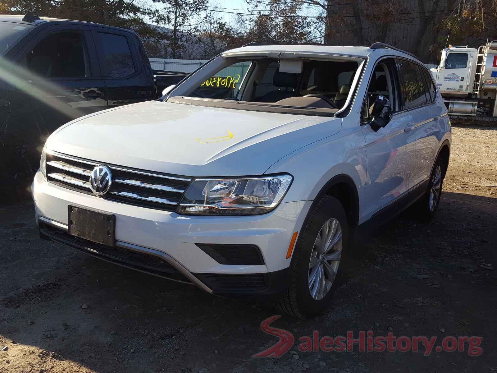 3VV3B7AX2JM143933 2018 VOLKSWAGEN TIGUAN