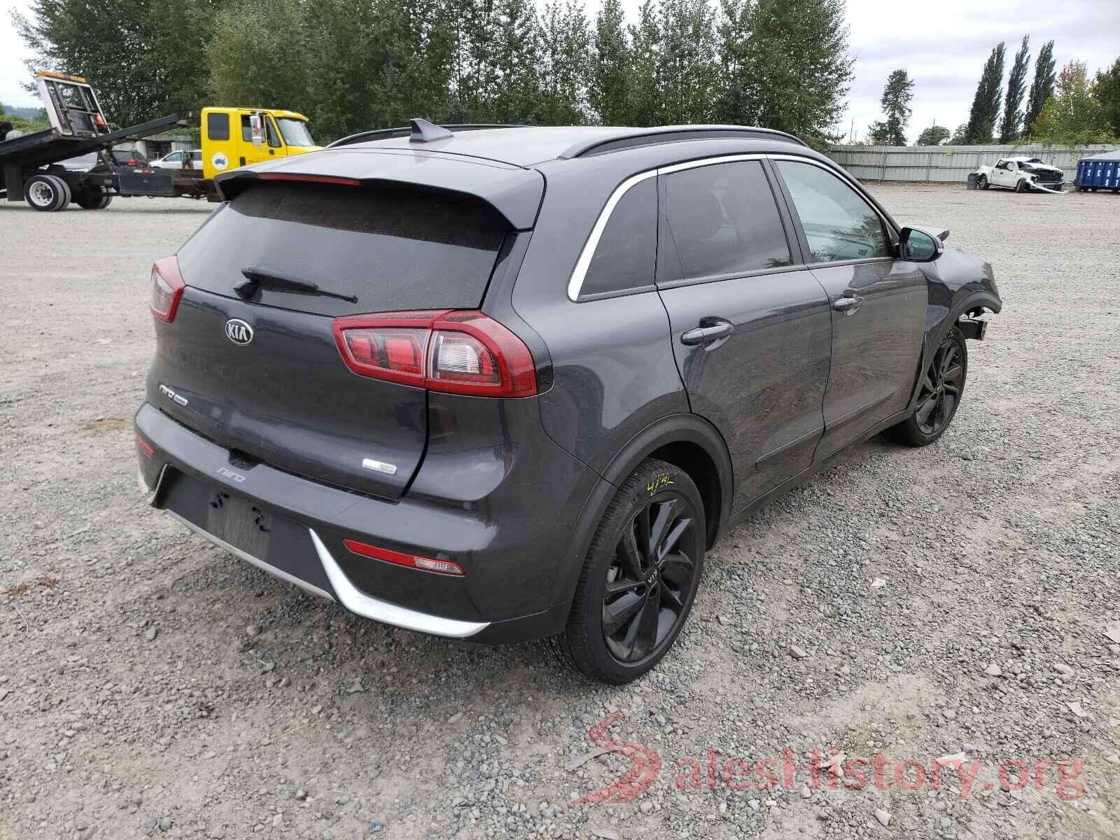 KNDCC3LC2J5151597 2018 KIA NIRO