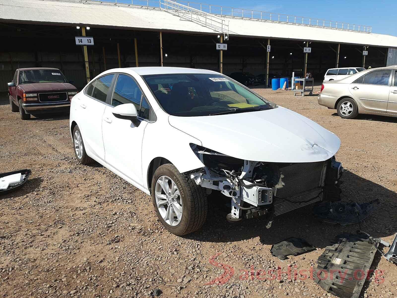 1G1BE5SM9K7115187 2019 CHEVROLET CRUZE