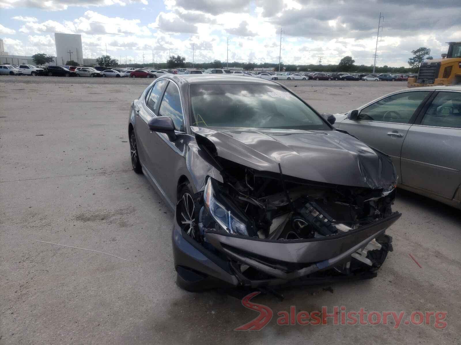 4T1B11HK4JU064145 2018 TOYOTA CAMRY