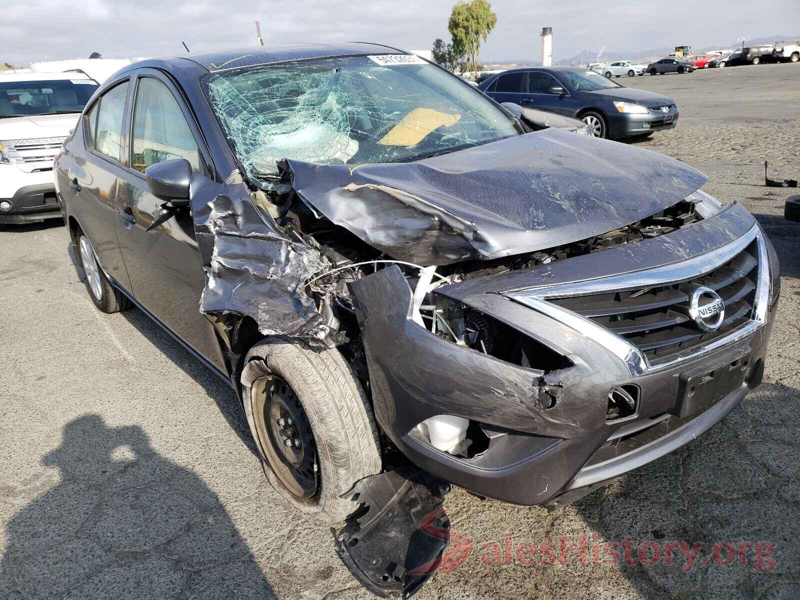 3N1CN7APXJL875841 2018 NISSAN VERSA