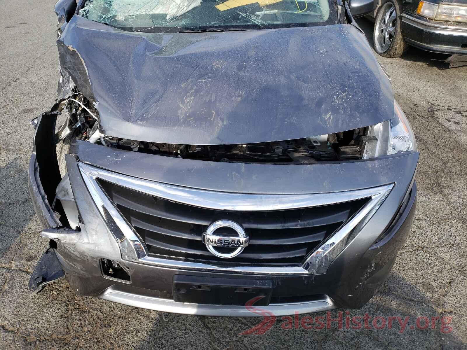 3N1CN7APXJL875841 2018 NISSAN VERSA