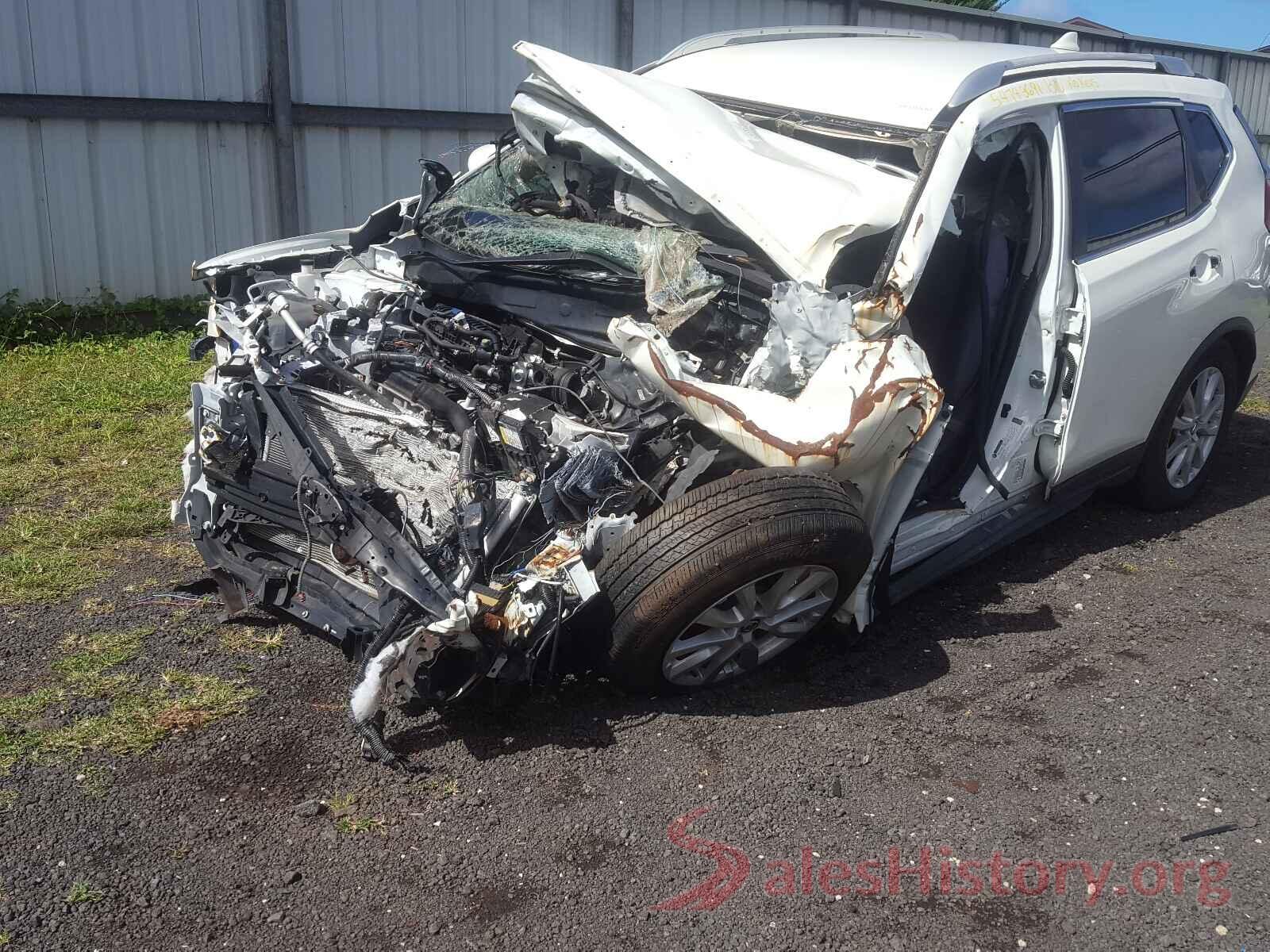 JN8AT2MT8JW465561 2018 NISSAN ROGUE