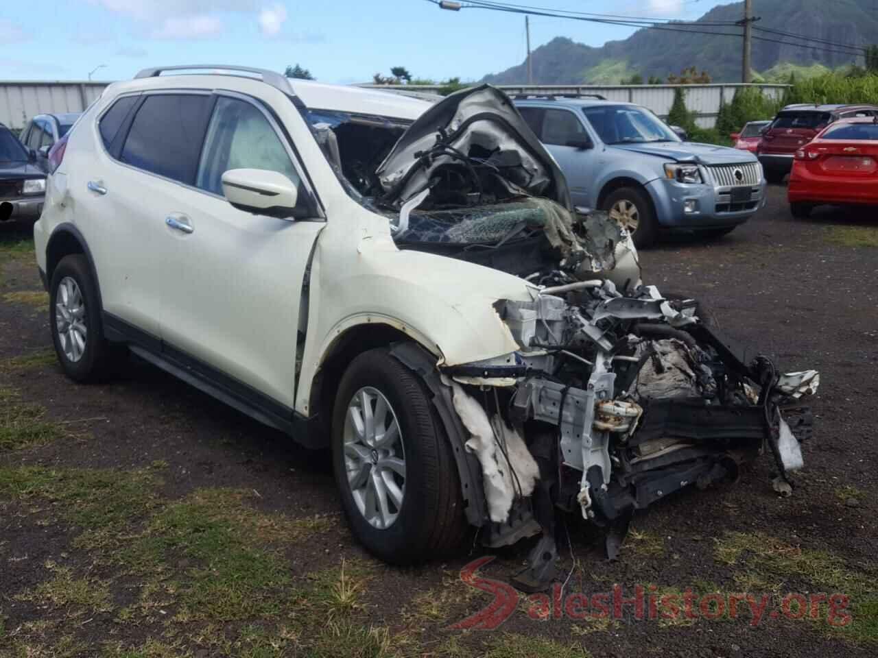 JN8AT2MT8JW465561 2018 NISSAN ROGUE