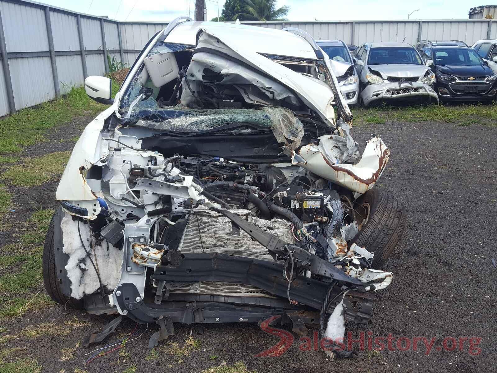 JN8AT2MT8JW465561 2018 NISSAN ROGUE