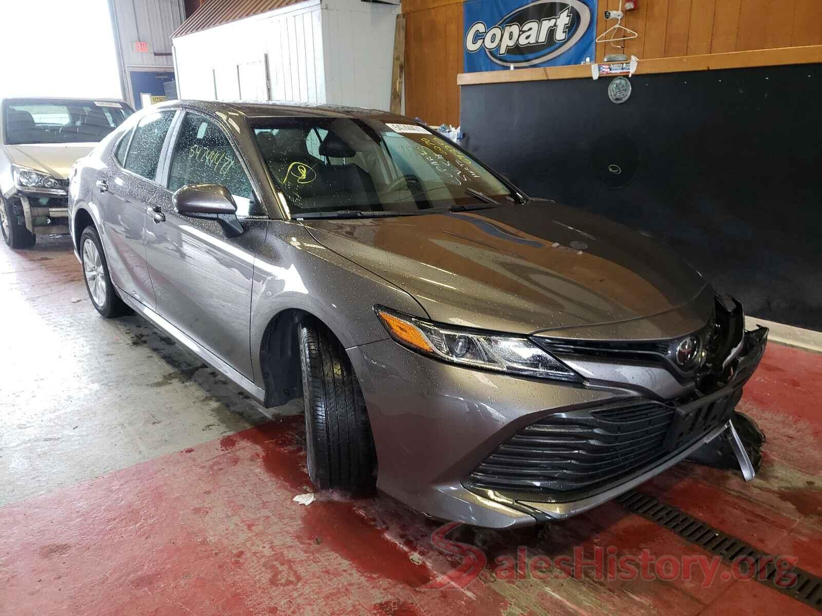 4T1B11HK8JU093292 2018 TOYOTA CAMRY