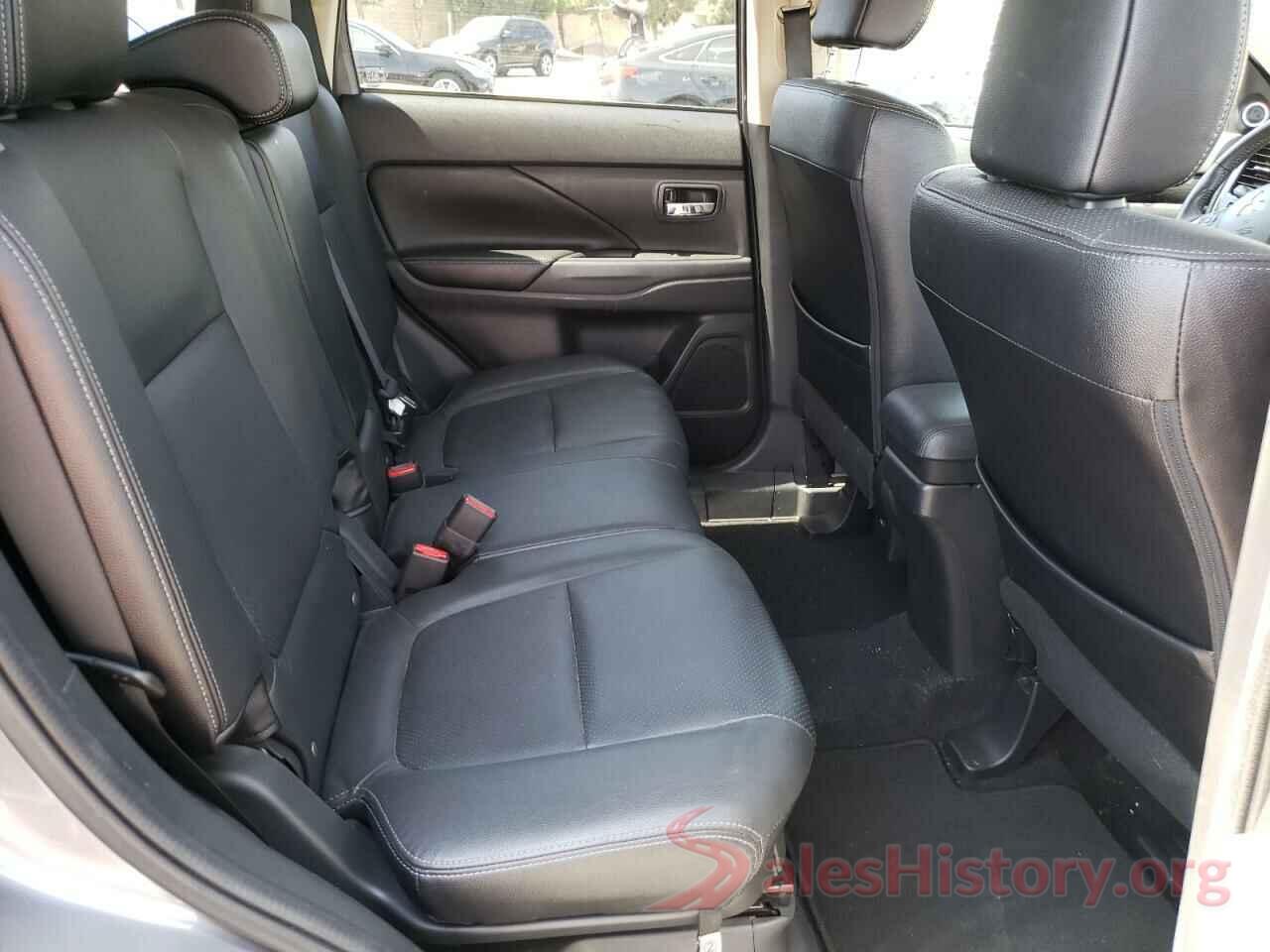 JA4AZ3A3XJJ001599 2018 MITSUBISHI OUTLANDER