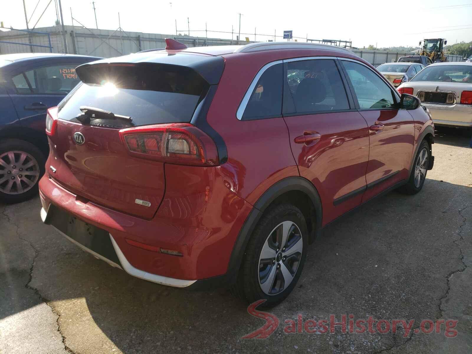 KNDCB3LC8J5155320 2018 KIA NIRO