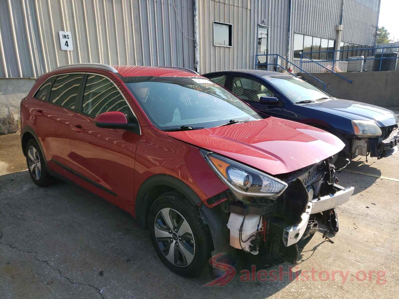 KNDCB3LC8J5155320 2018 KIA NIRO