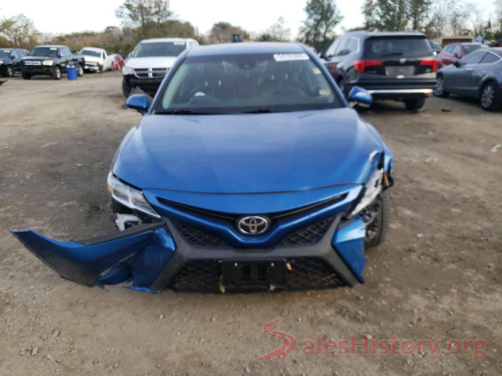 4T1B11HK2JU008253 2018 TOYOTA CAMRY