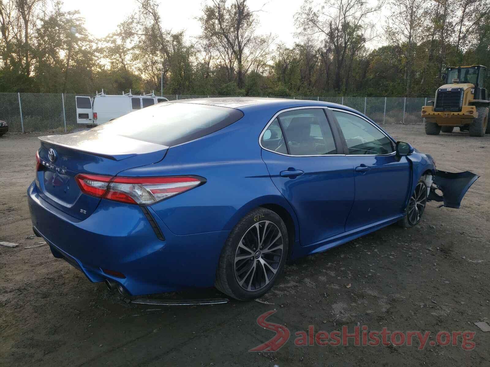 4T1B11HK2JU008253 2018 TOYOTA CAMRY