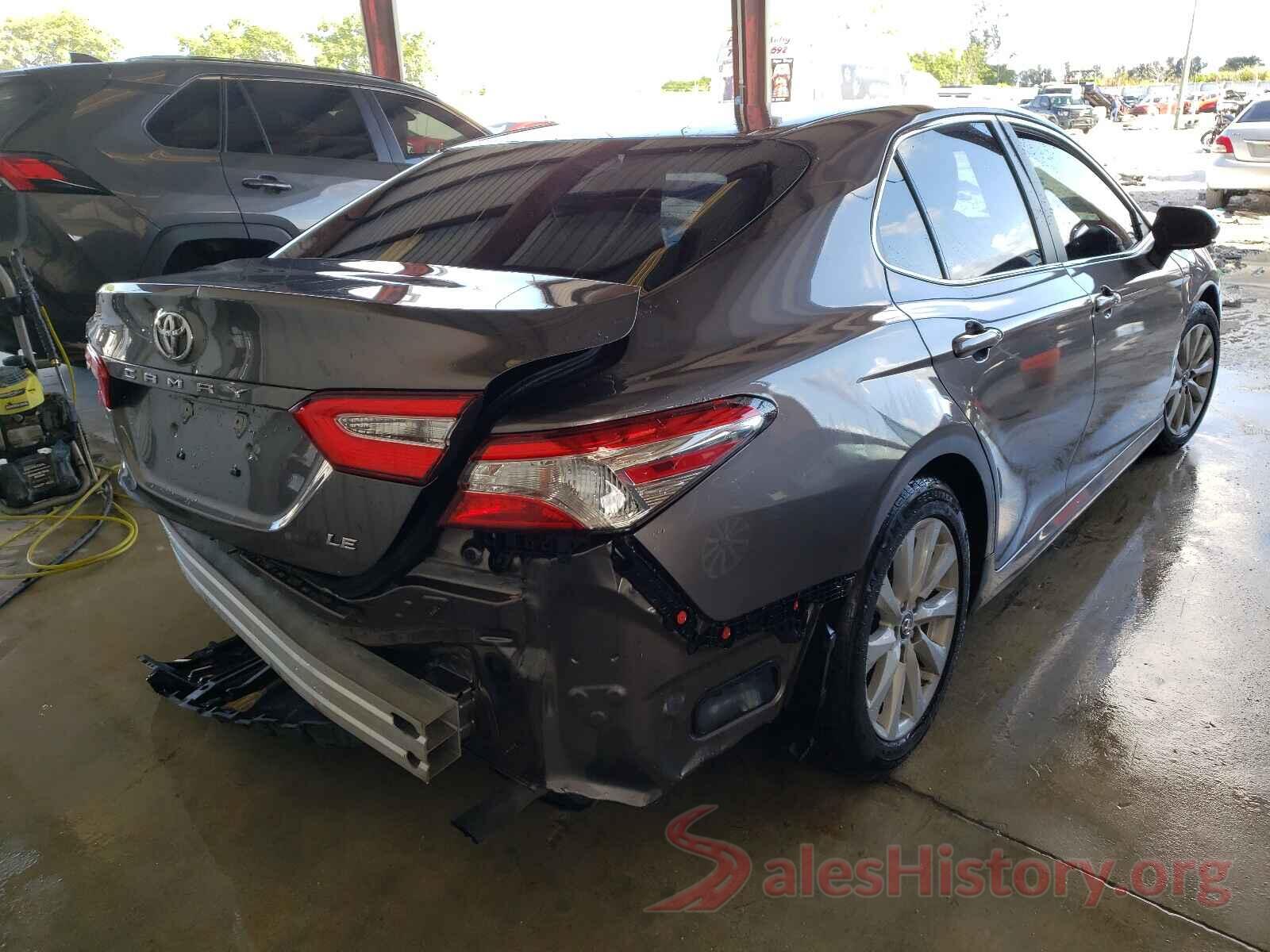 4T1B11HK5JU069953 2018 TOYOTA CAMRY