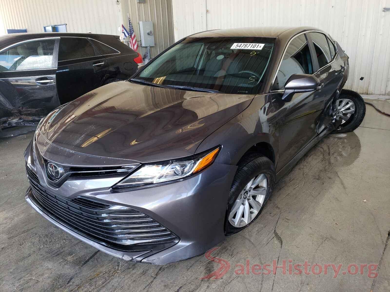 4T1B11HK5JU069953 2018 TOYOTA CAMRY