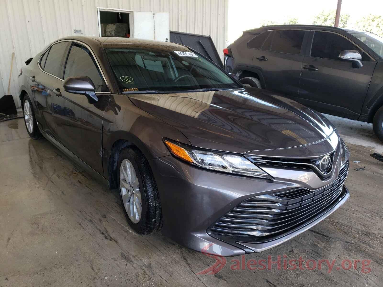 4T1B11HK5JU069953 2018 TOYOTA CAMRY