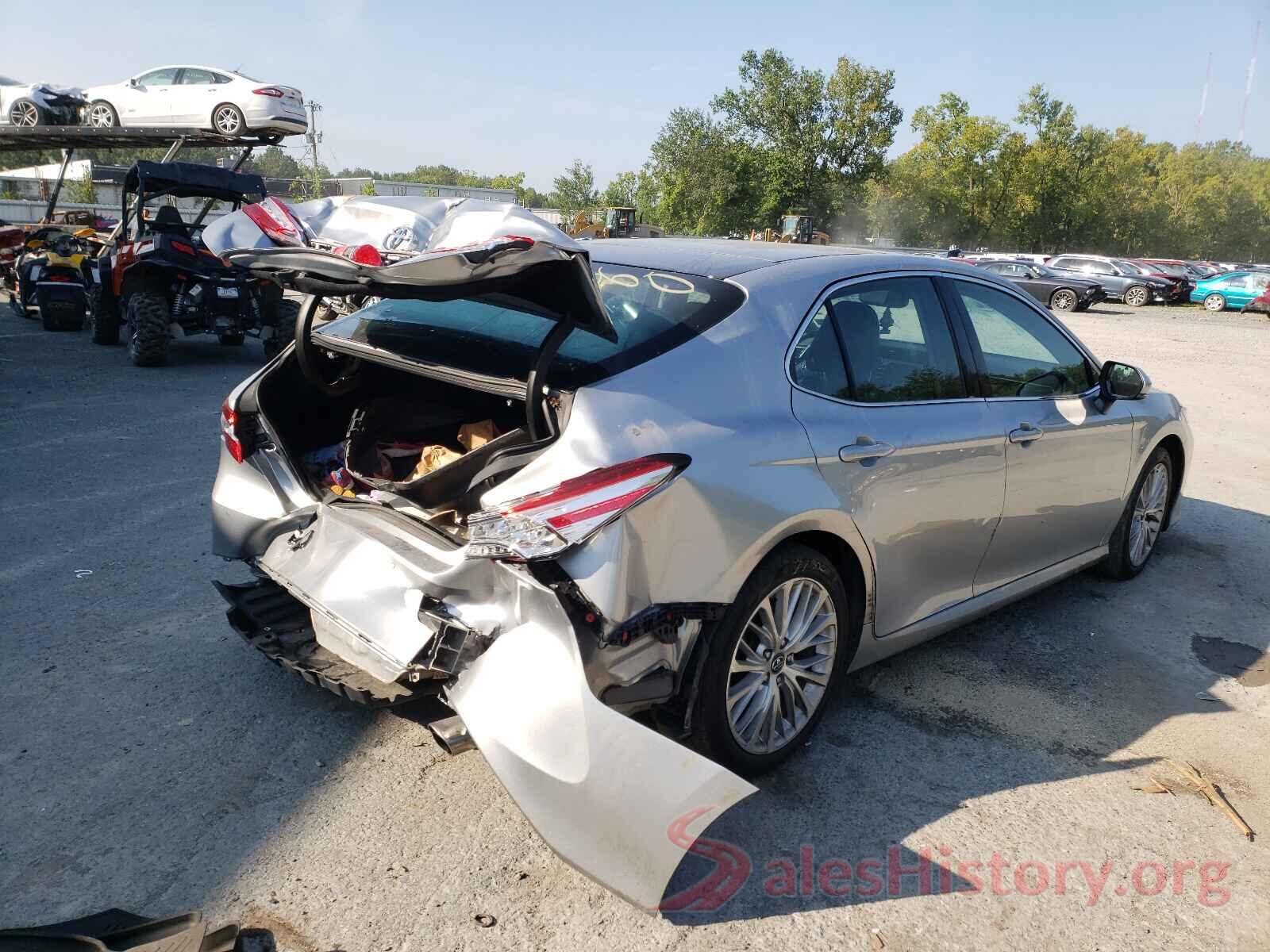 4T1B11HK2JU508574 2018 TOYOTA CAMRY