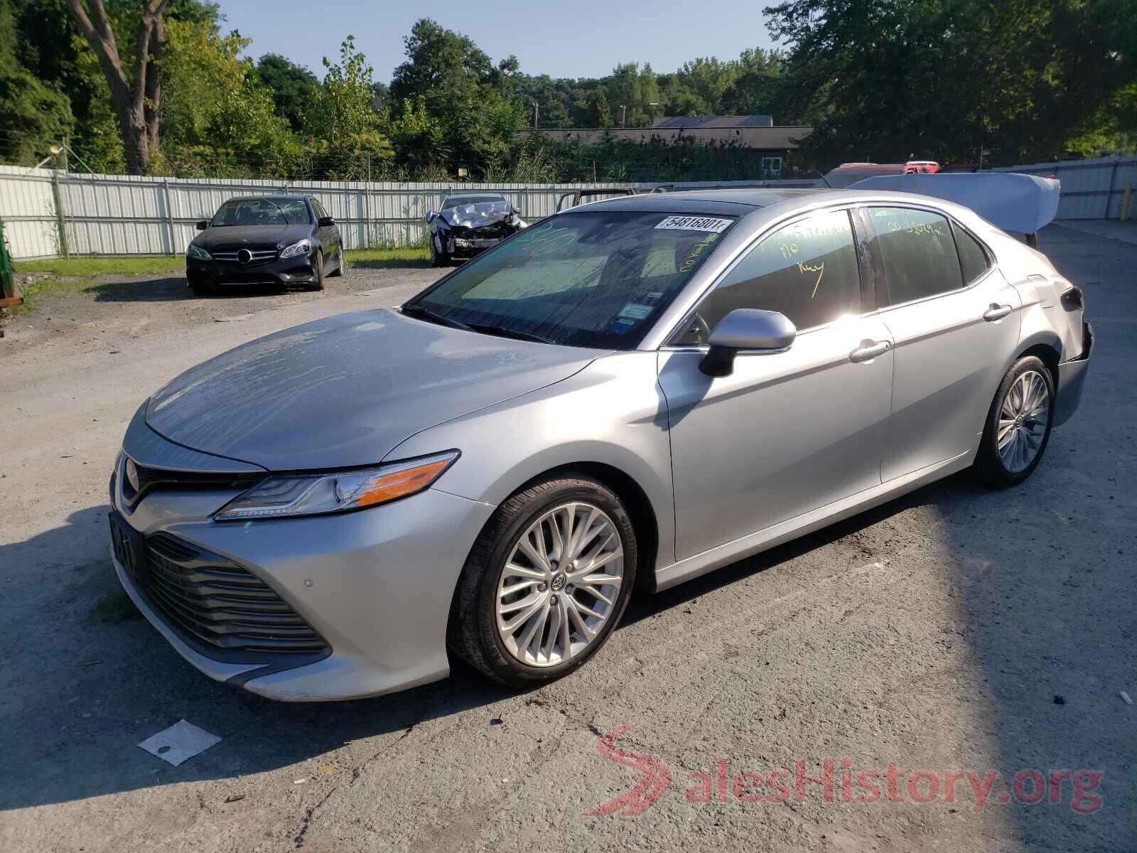 4T1B11HK2JU508574 2018 TOYOTA CAMRY