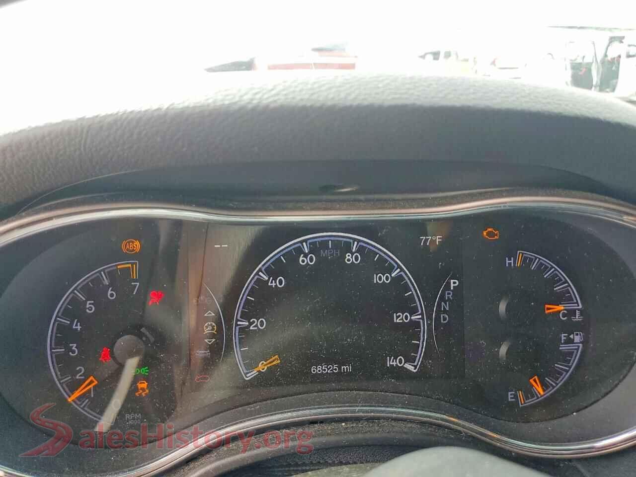 2018 JEEP CHEROKEE VIN 1C4RJFAG6JC387558, interior center console