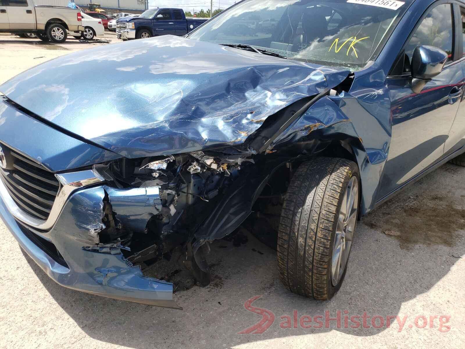 3MZBN1L30JM261971 2018 MAZDA 3